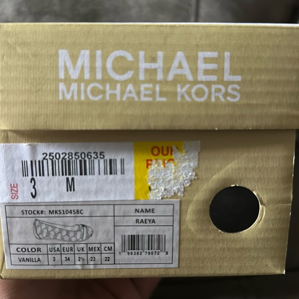 Girls Vanilla Micheal Kors flats